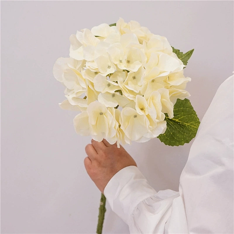 008Wabi-Sabi Real Touch Hydrangea Bouquet, Faux Artificial Hydrangea Flowers, Decorative Floral Arrangement for Dining Table Centerpiece, Home Decor & Wedding Scene Styling